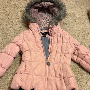 Chic Pink Puffer Jacket with Faux Fur Trim